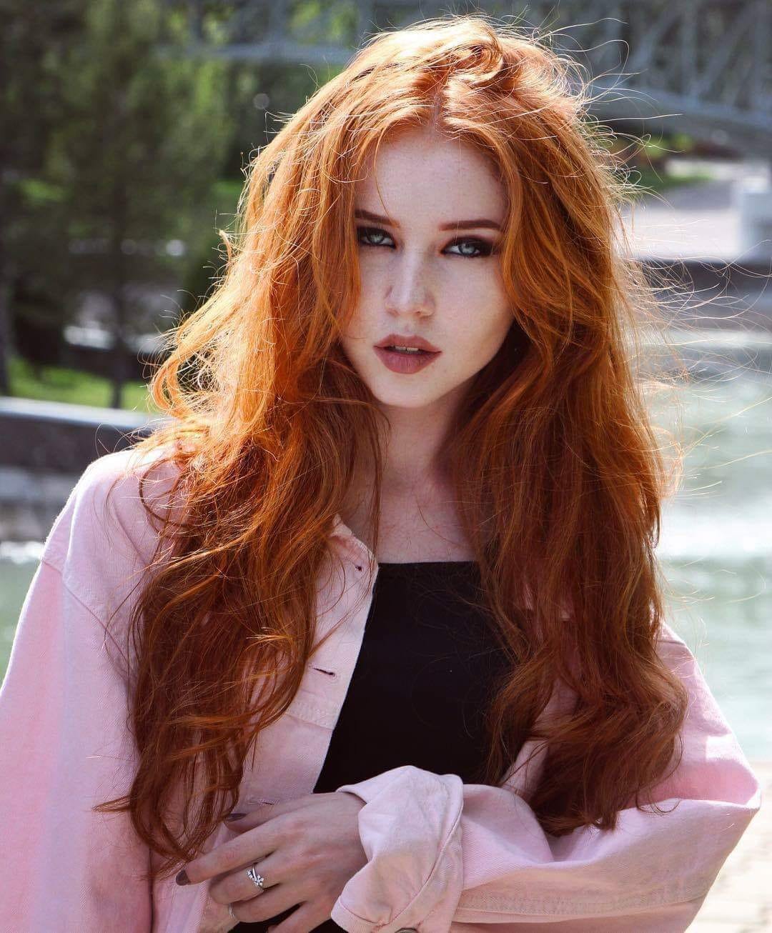 Эмма Бадинг рыжие волосы