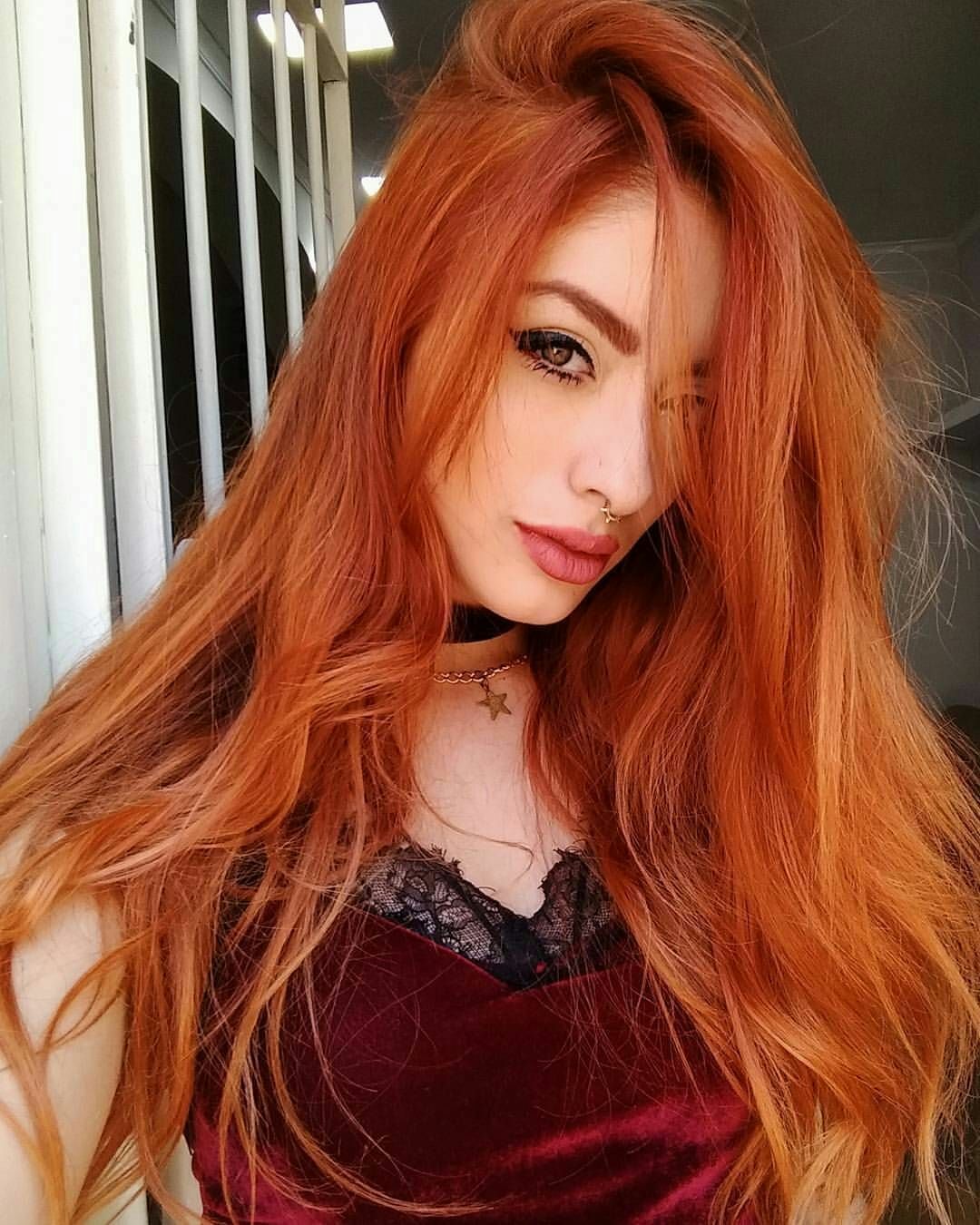 Нина Бернс рыжие волосы
