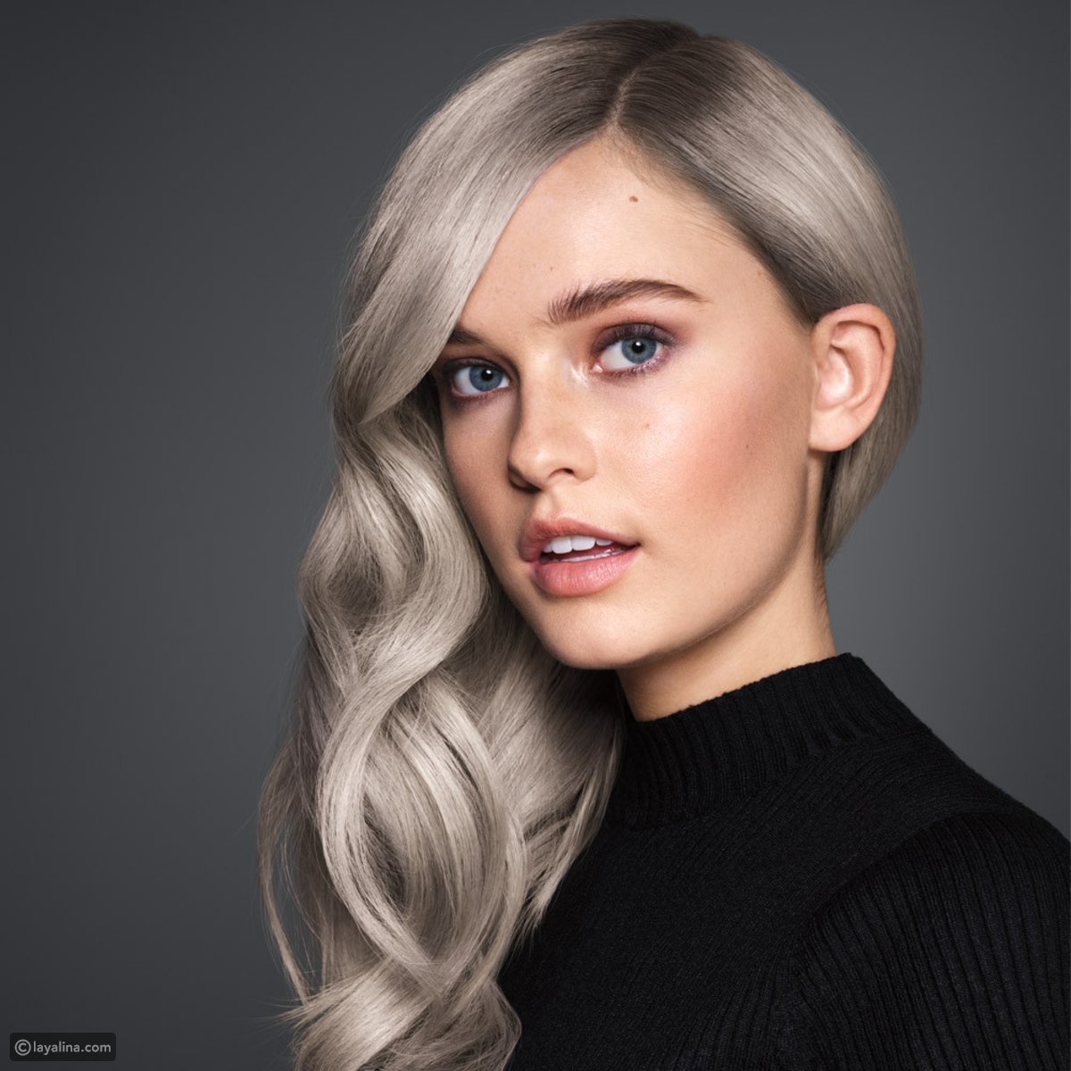 Silver blonde. Пепельный миллиривинь. Пепельный блонд 2021. Руссо платиновый цвет волос. Руссо-пепельные оттенки волос.