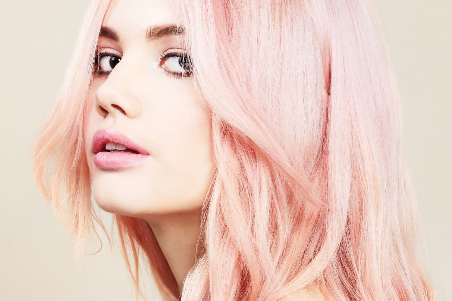 Цвет волос розовый блонд фото