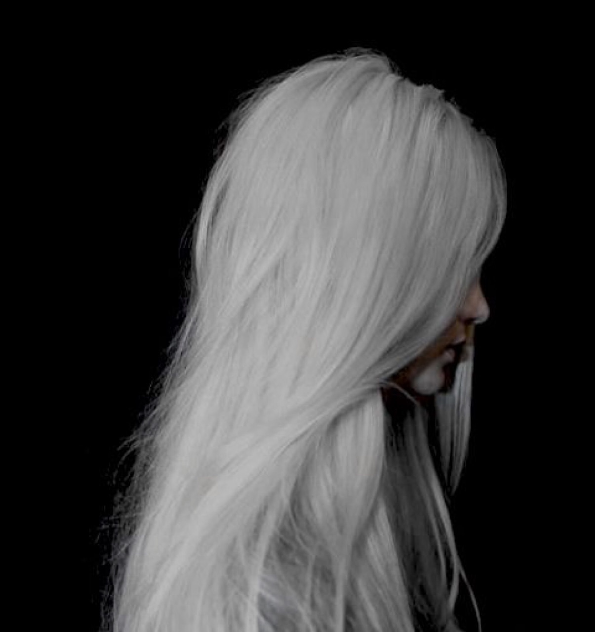 Белые волосы