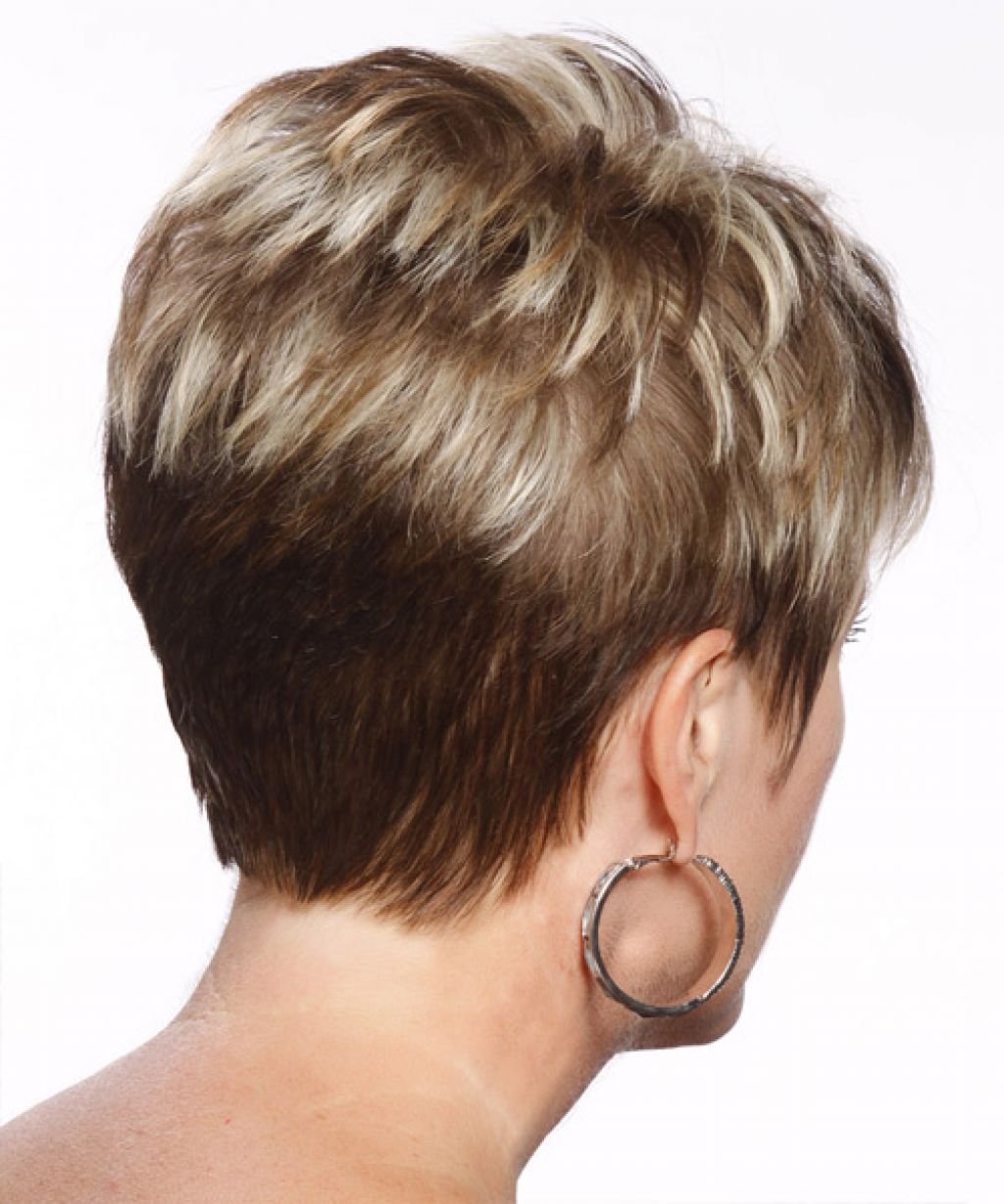 Стрижка гаврош на короткие волосы для женщин за 50 вид сзади и спереди фото