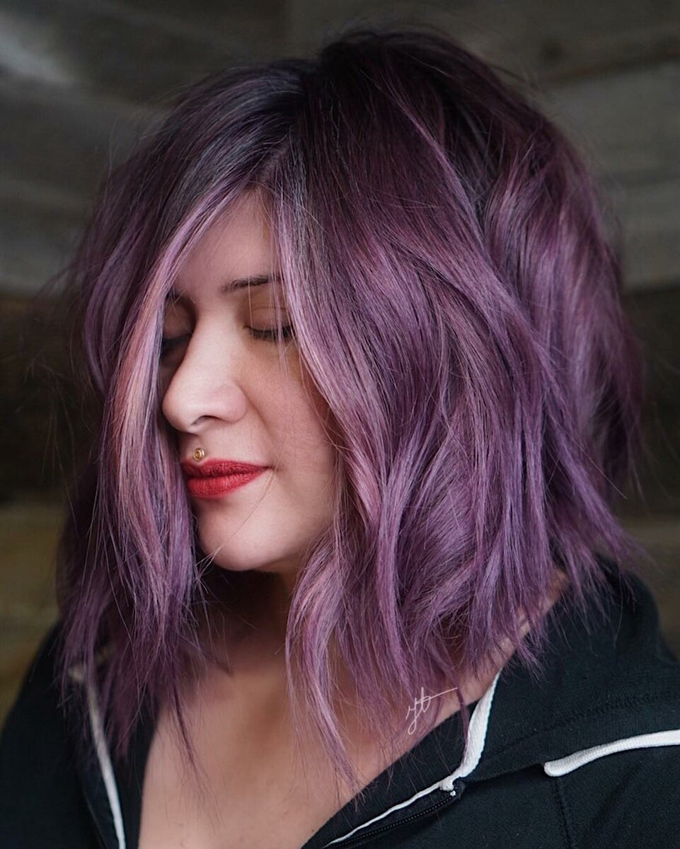 Руссо фиолетовые волосы каре