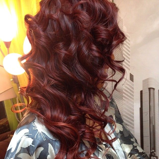 Цвет красного дерева на волосах фото