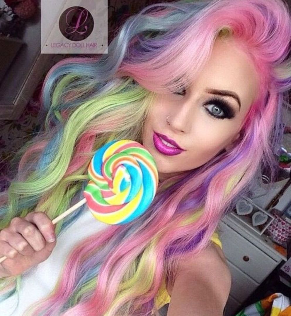 Разноцветные волосы у девушек