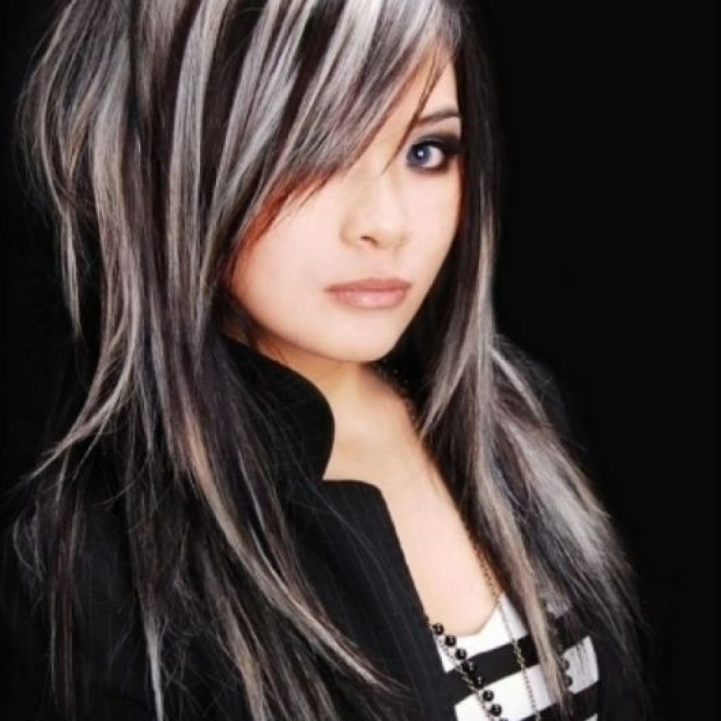 Покраска волос прядями на темные волосы фото на средние волосы