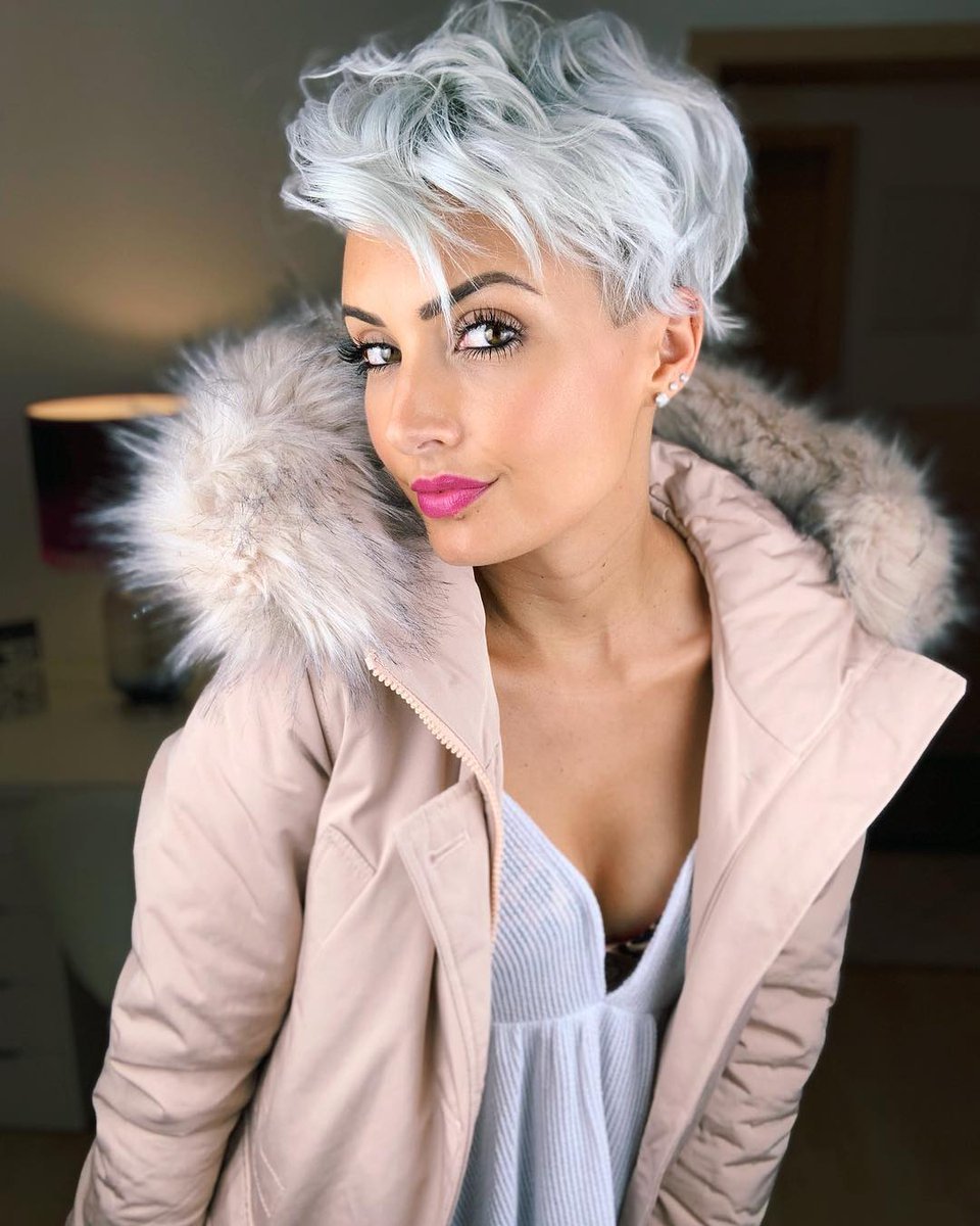 Дафна Хикс Grey hair