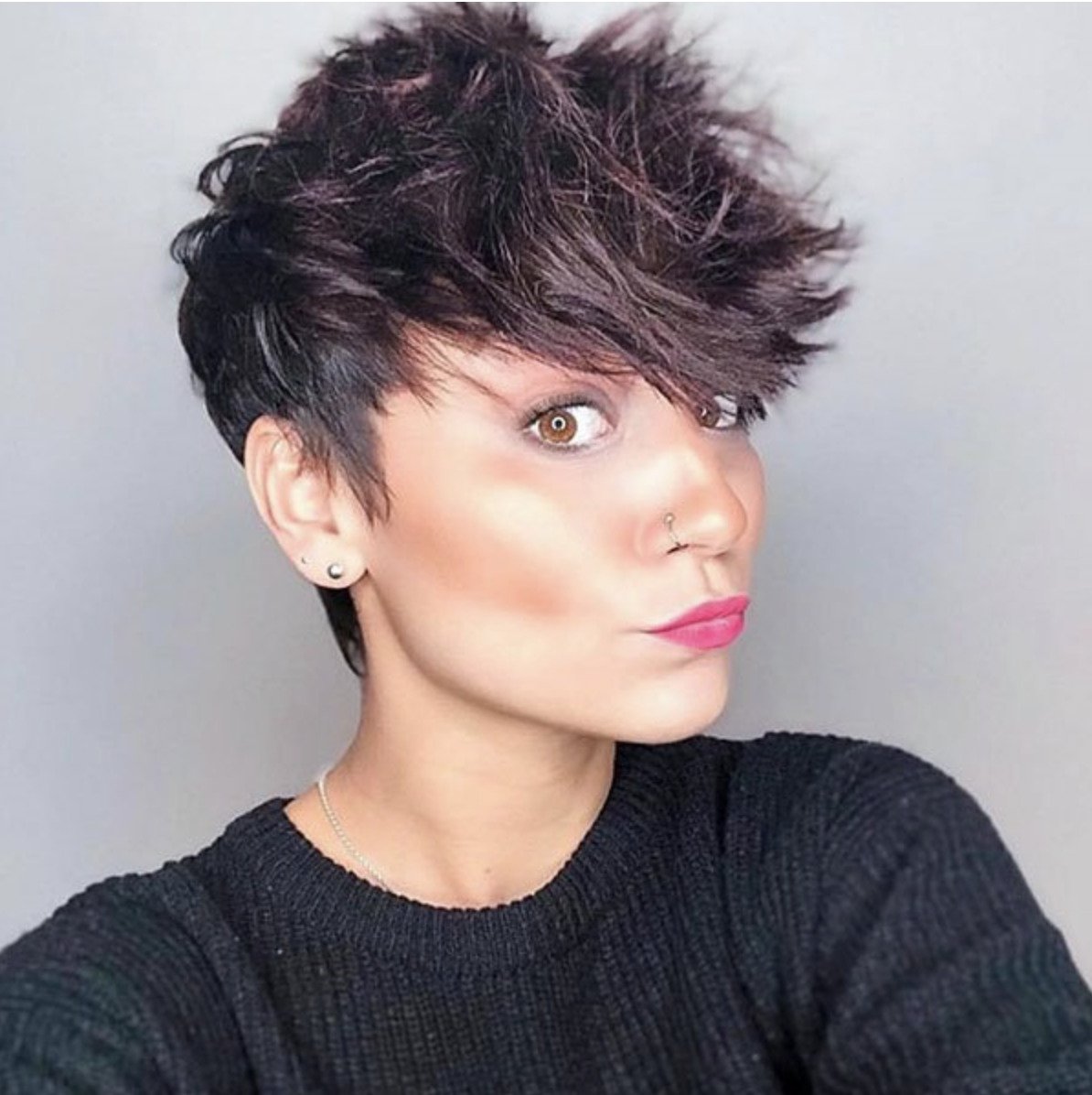 Показать стрижку пикси. Стрижка Пикси Калманович. Стрижки Pixie Cut короткие. Пикси Хаиркат. Понаровская стрижка короткая Пикси.