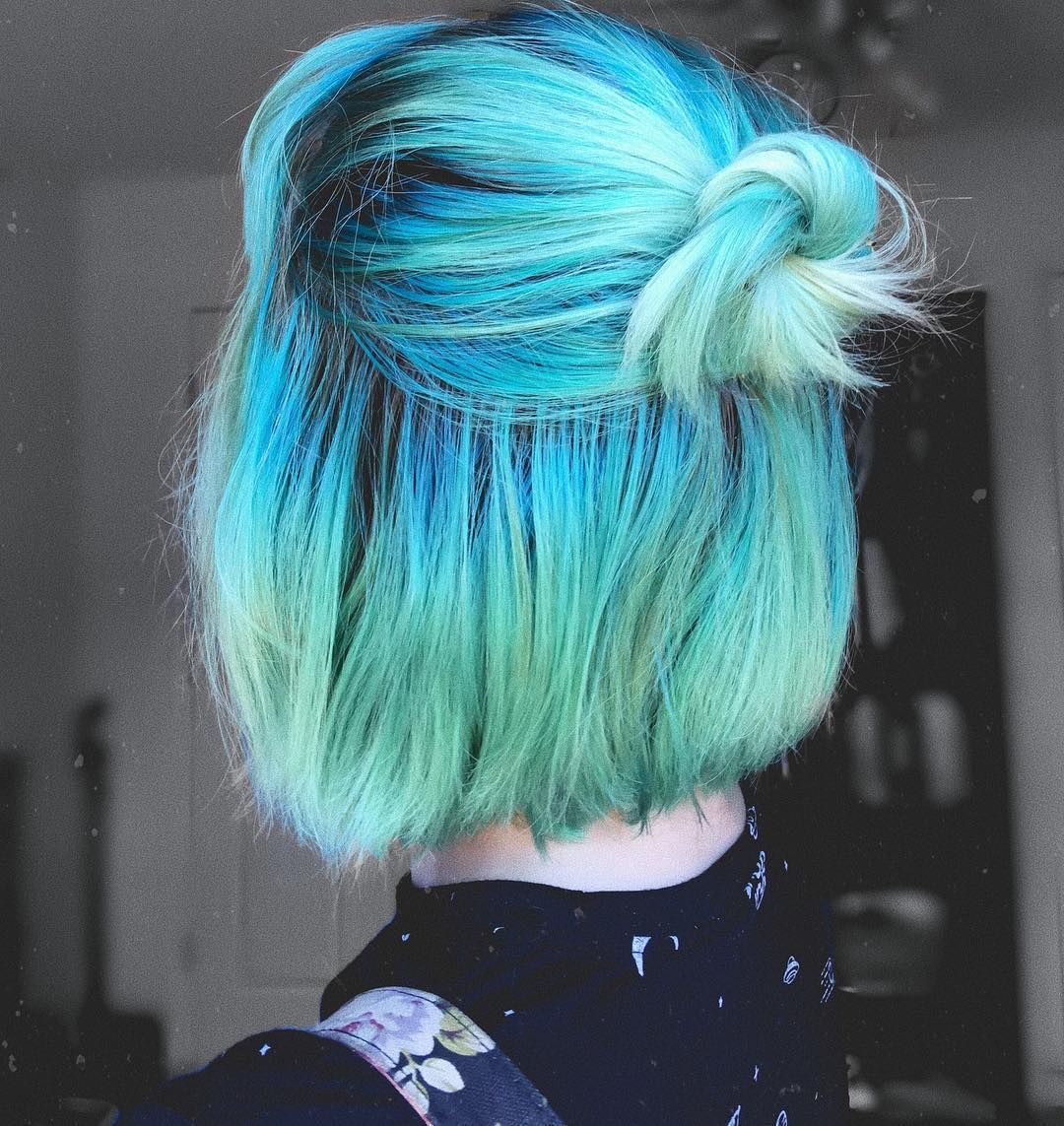 Голубой цвет волос на короткие