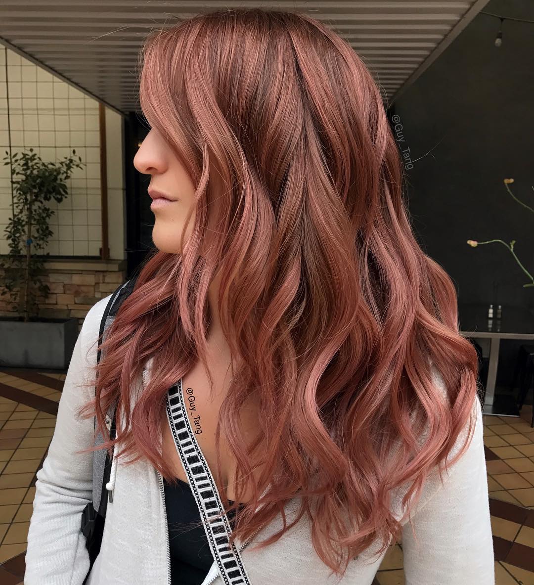 Пыже-розовый цвет волос