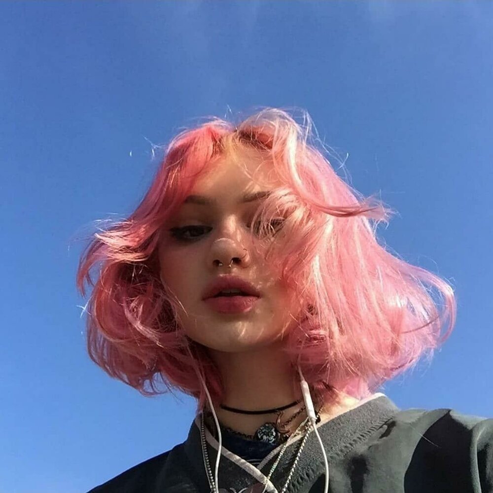 женщины с розовыми волосами фото