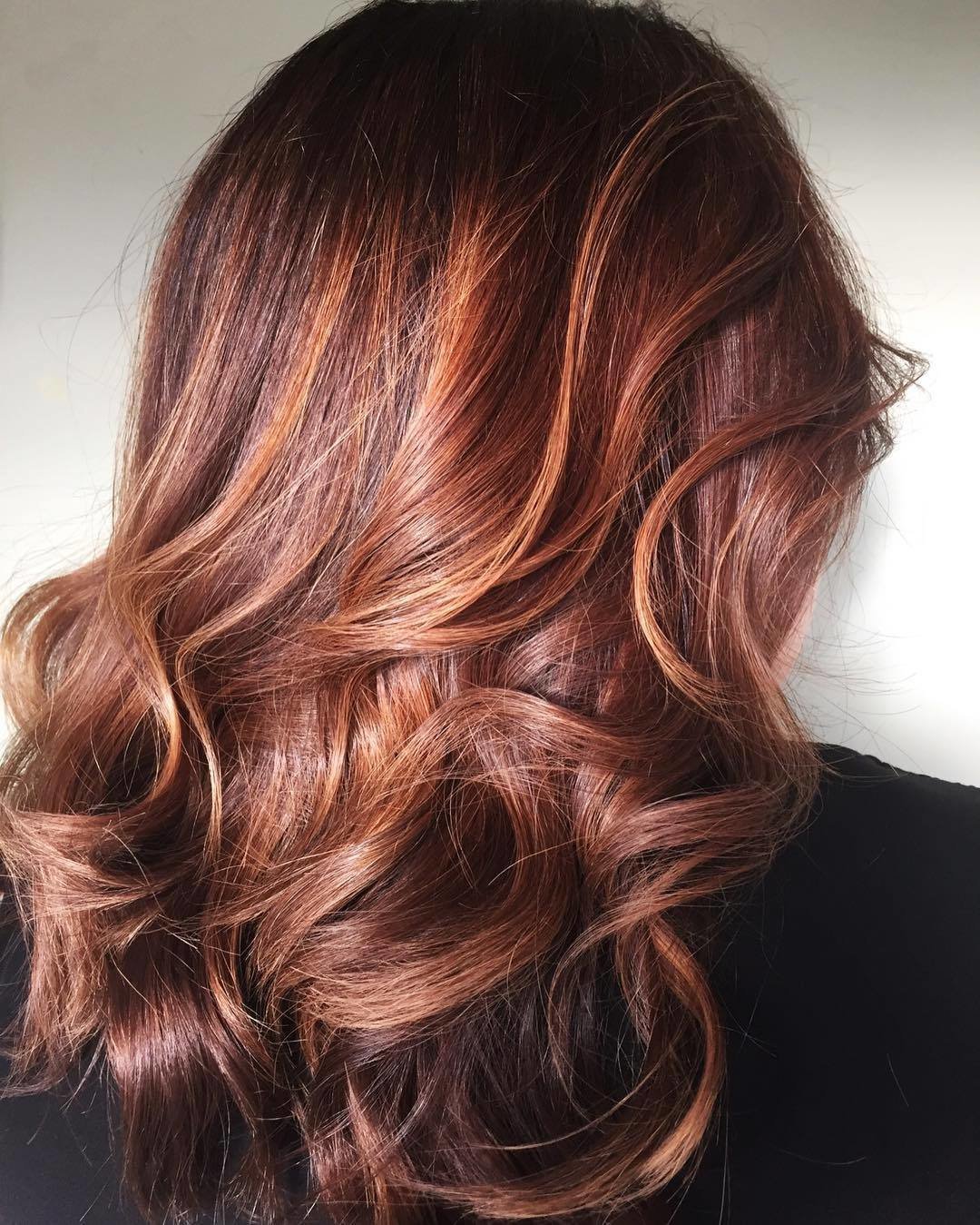Карамельный цвет волос фото на темных волосах